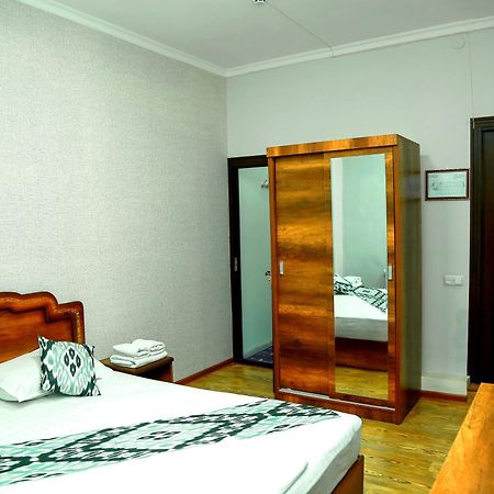 Hotel Mir Адрес Abu Ali Ibn Sino 4A Buchara Exteriör bild