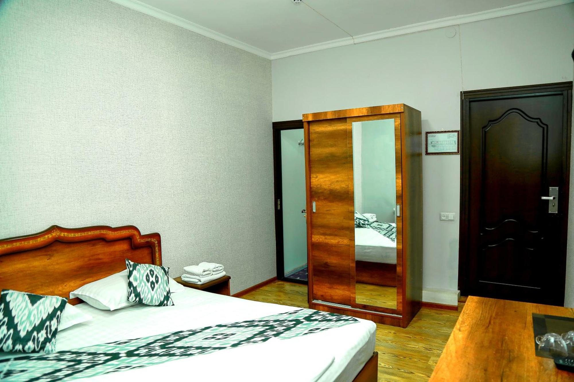 Hotel Mir Адрес Abu Ali Ibn Sino 4A Buchara Exteriör bild