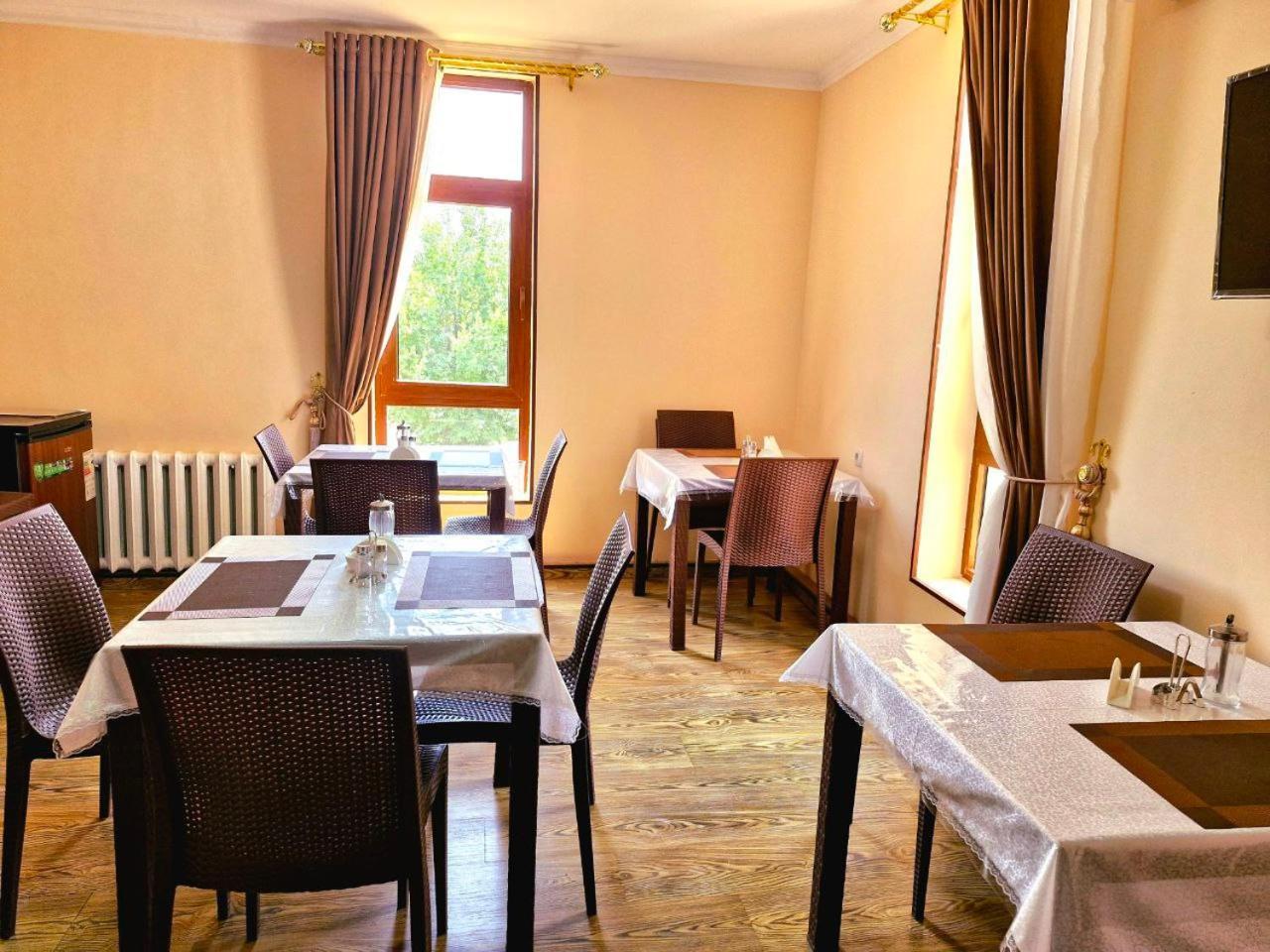 Hotel Mir Адрес Abu Ali Ibn Sino 4A Buchara Exteriör bild